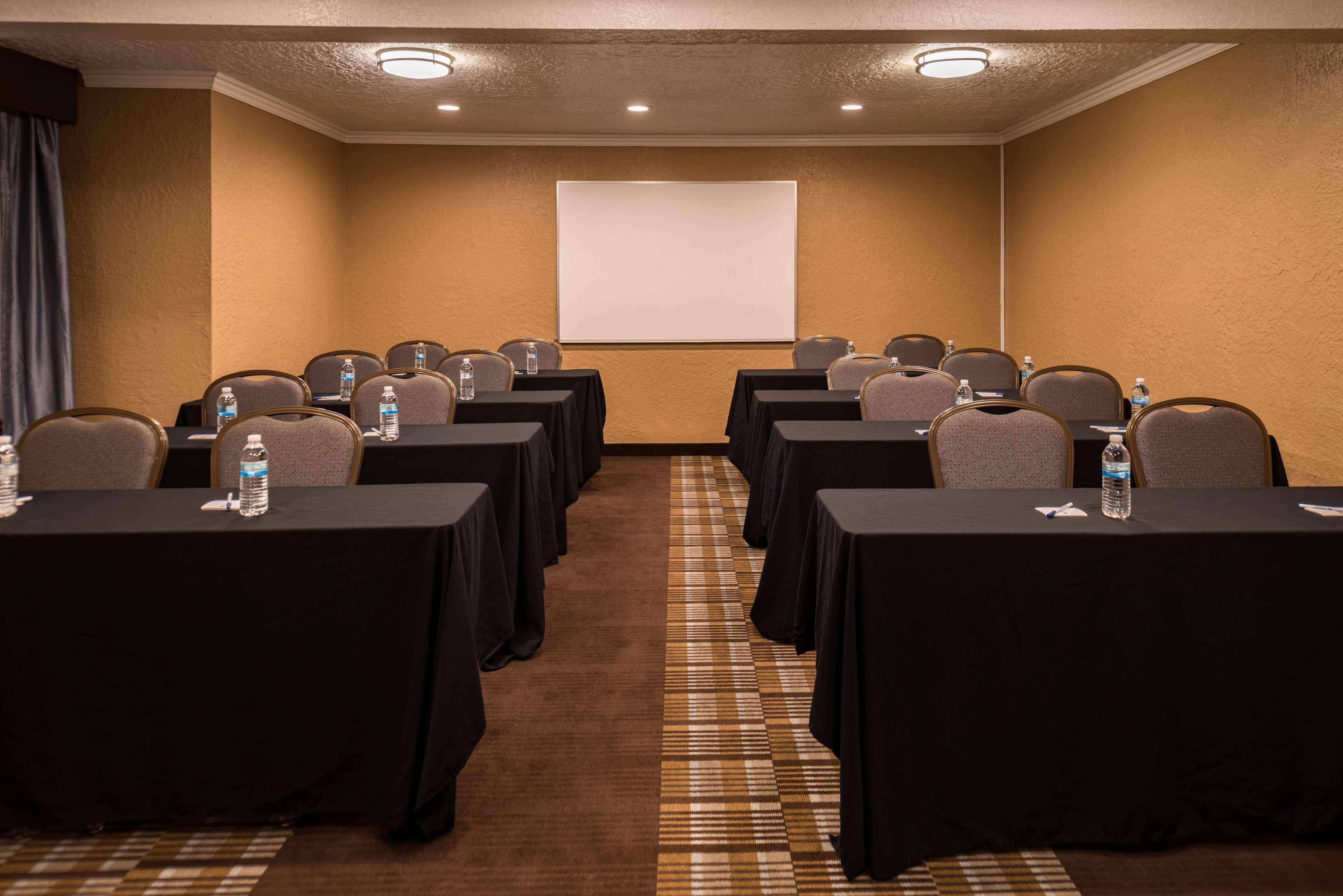 Best Western Airport Albuquerque Innsuites Hotel & Suites מראה חיצוני תמונה