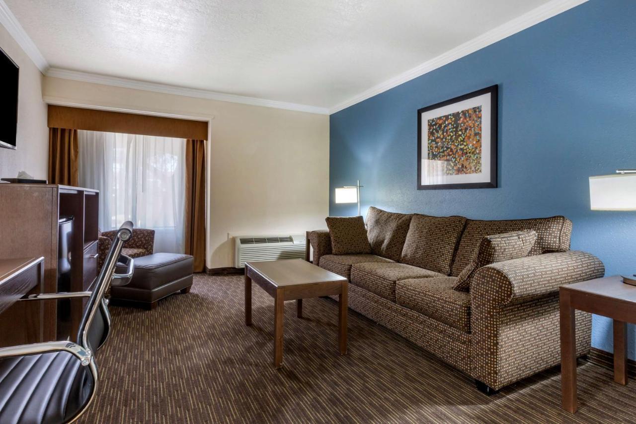 Best Western Airport Albuquerque Innsuites Hotel & Suites מראה חיצוני תמונה