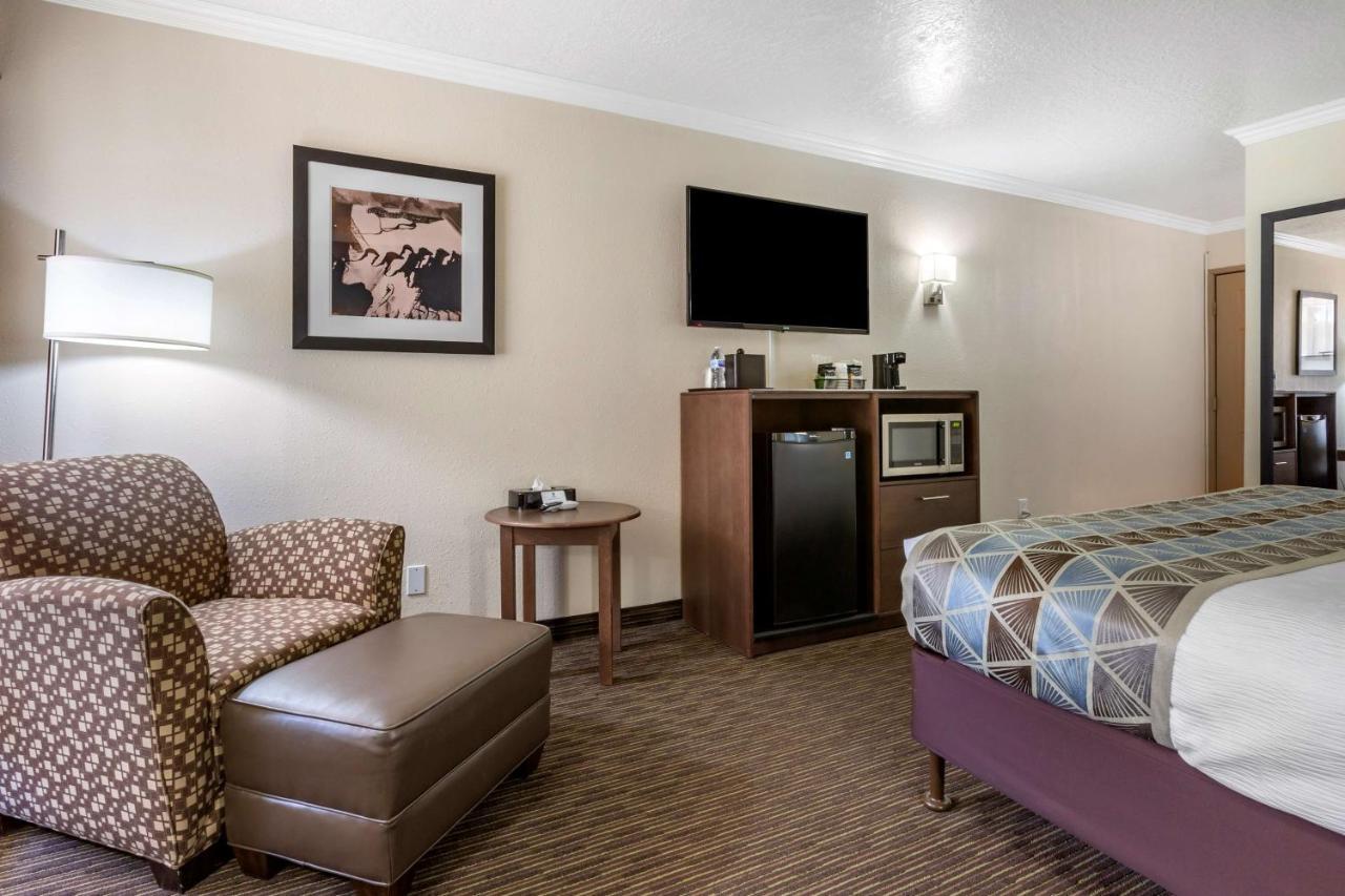 Best Western Airport Albuquerque Innsuites Hotel & Suites מראה חיצוני תמונה