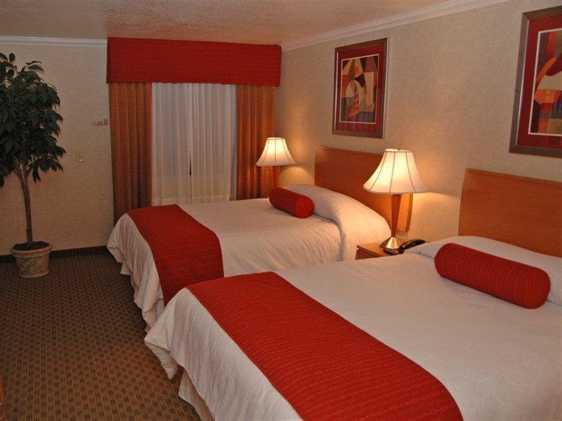 Best Western Airport Albuquerque Innsuites Hotel & Suites מראה חיצוני תמונה
