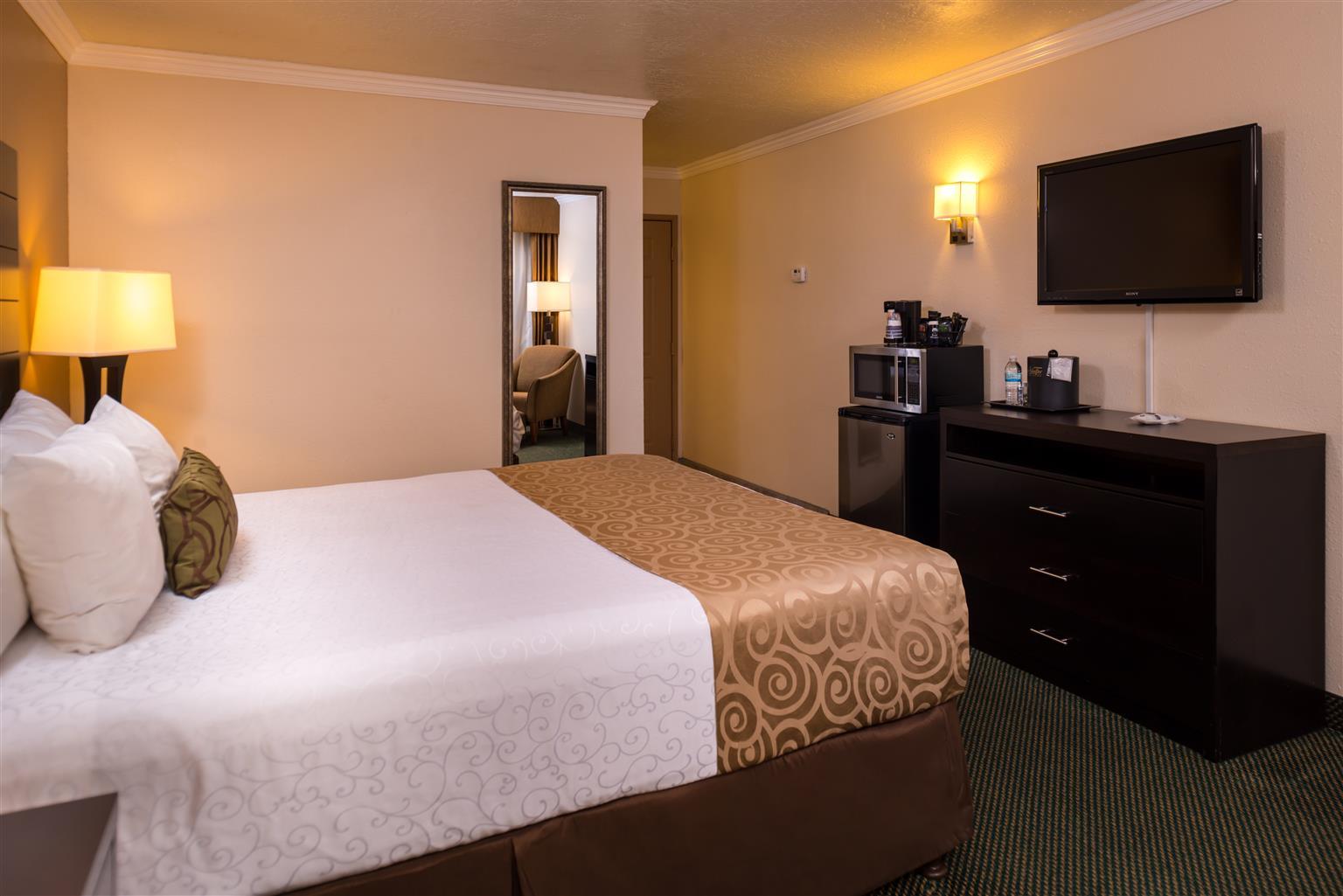 Best Western Airport Albuquerque Innsuites Hotel & Suites מראה חיצוני תמונה