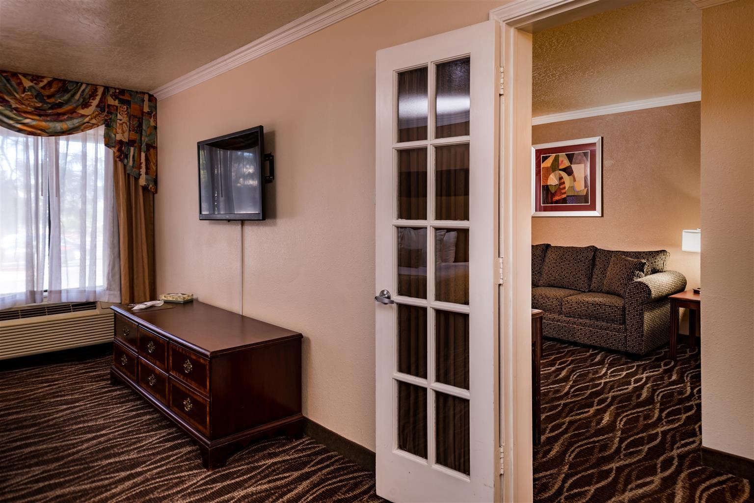 Best Western Airport Albuquerque Innsuites Hotel & Suites מראה חיצוני תמונה